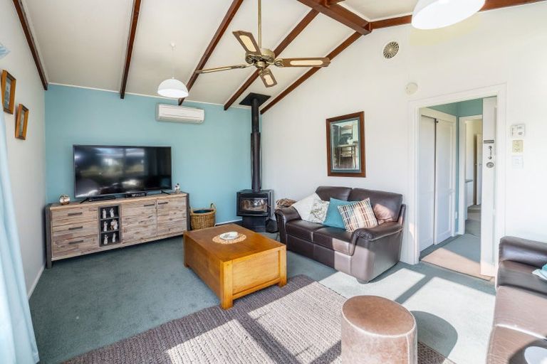 Photo of property in 73 Kempton Street, Greytown, 5712