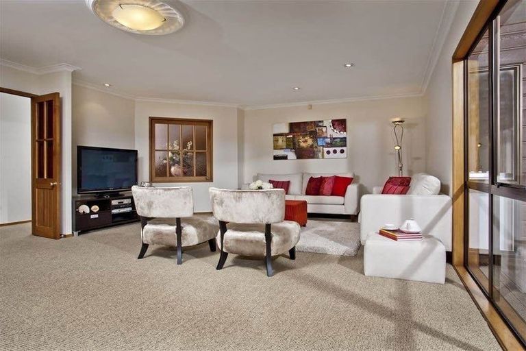 Photo of property in 6 Shiloh Way, Greenhithe, Auckland, 0632