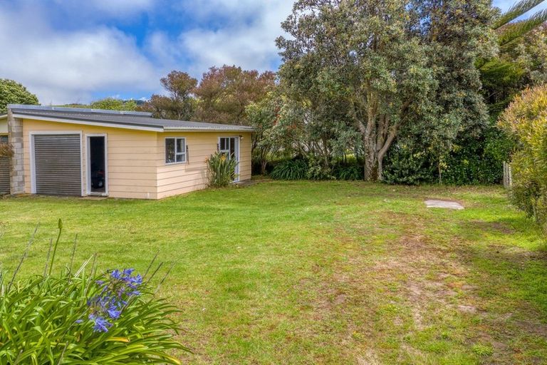 Photo of property in 16 Tamarisk Drive, Riversdale Beach, Masterton, 5872