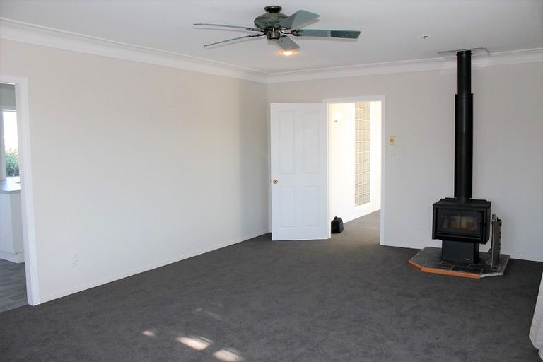 Photo of property in 37 Lynmore Drive, Hillpark, Auckland, 2102