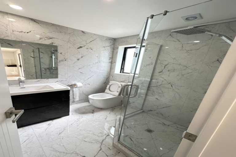 Photo of property in 27a Kelwyn Road, Kelston, Auckland, 0602