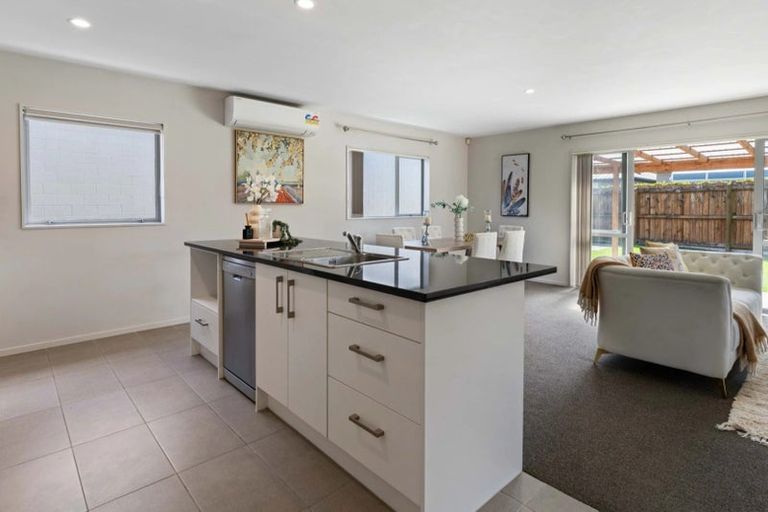 Photo of property in 35 Arion Road, Takanini, 2112