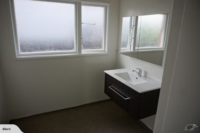 Photo of property in 83 Holly Road, St Albans, Christchurch, 8014