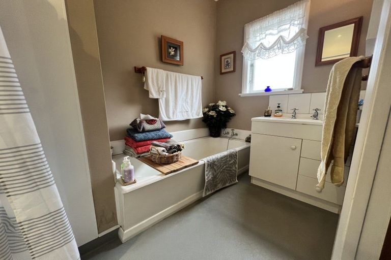 Photo of property in 50 Mcphee Street, Dannevirke, 4930