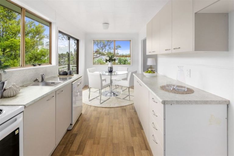 Photo of property in 66 Lavery Place, Sunnynook, Auckland, 0632