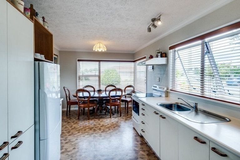 Photo of property in 1404 Warwick Place, Mayfair, Hastings, 4122