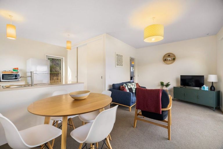 Photo of property in 129a Wynyard Crescent, Fernhill, Queenstown, 9300