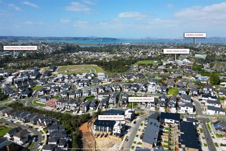 Photo of property in 12 Kautawa Lane, Massey, Auckland, 0614