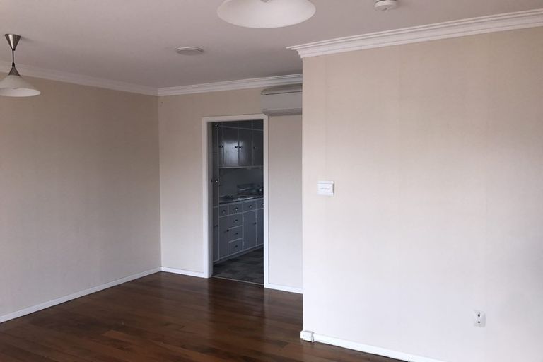 Photo of property in 1a Saulbrey Grove, Woburn, Lower Hutt, 5010