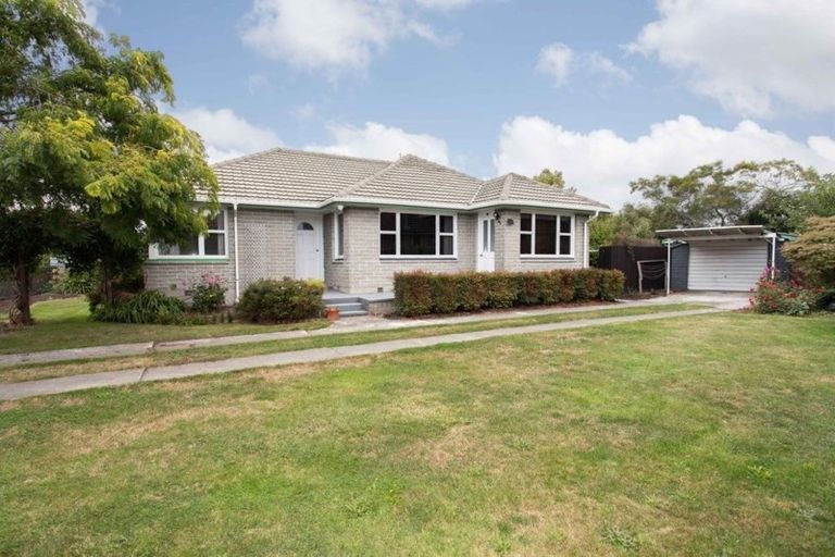 Photo of property in 23 Damien Place, Bromley, Christchurch, 8062