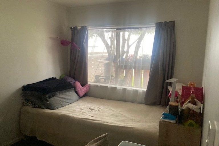 Photo of property in 47a Sherwood Avenue, Te Atatu South, Auckland, 0610