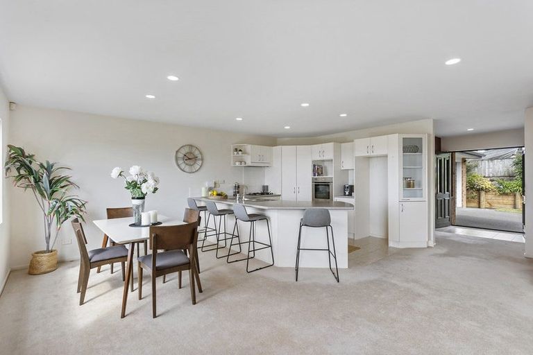 Photo of property in 59 Grovenor Drive, Orewa, 0931