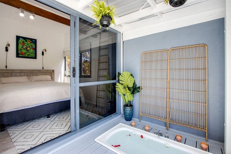 Photo of property in 60 Gillies Crescent, Waimarama, Havelock North, 4294