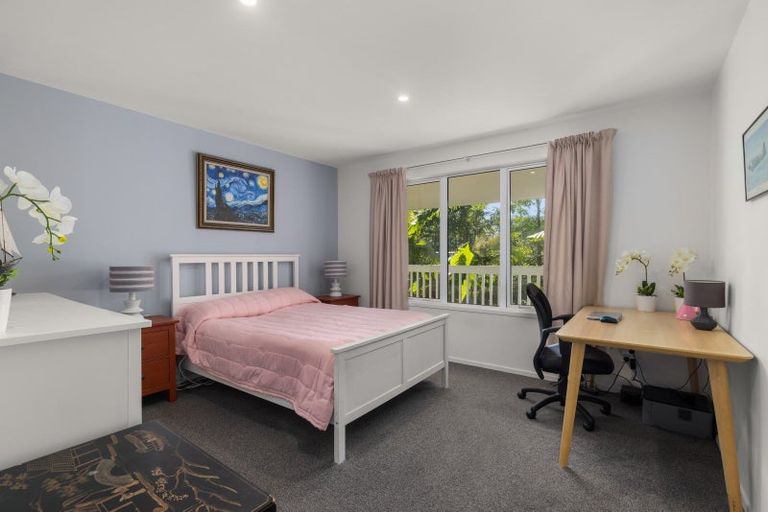 Photo of property in 14 Mandeno Drive, Kerikeri, 0230