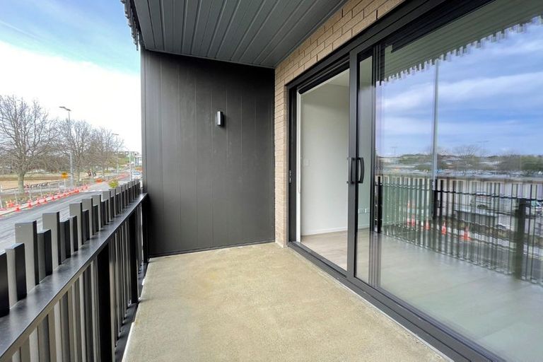 Photo of property in 103/8a Ko Street, Northcote, Auckland, 0627