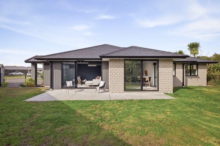 Photo of property in 85 Hills View Drive, Papamoa, 3118