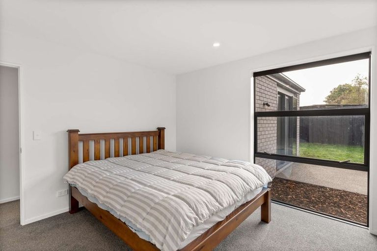 Photo of property in 12 Fairbairn Close, Halswell, Christchurch, 8025