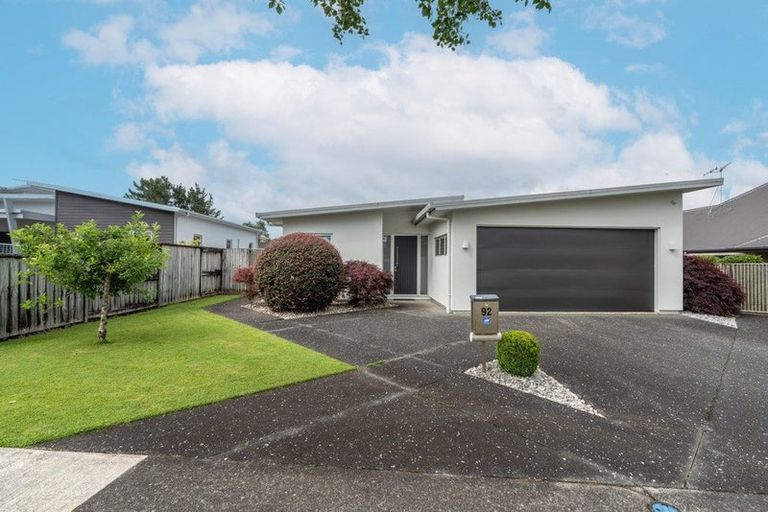 Photo of property in 92 Saint James Drive, Huntington, Hamilton, 3210