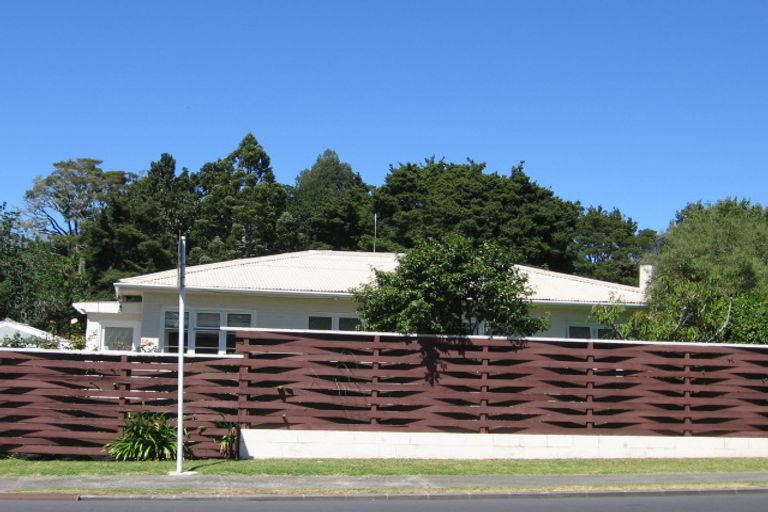 Photo of property in 214 Onewa Road, Birkenhead, Auckland, 0626