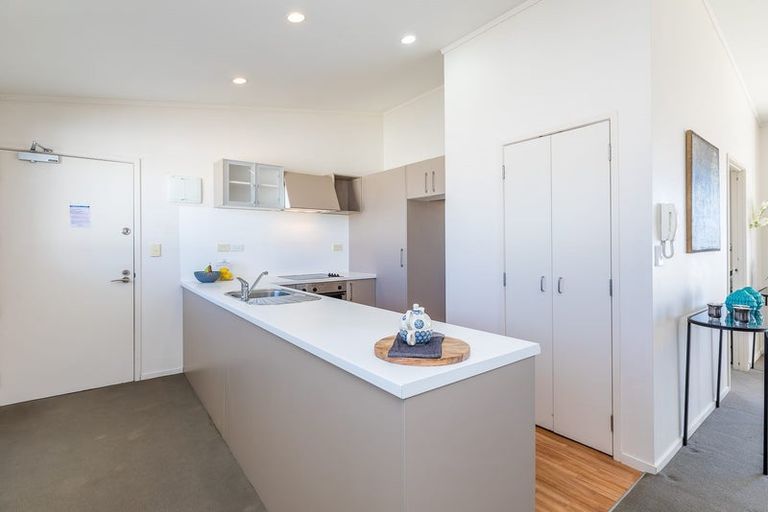Photo of property in 325/26 Morningside Drive, Morningside, Auckland, 1025