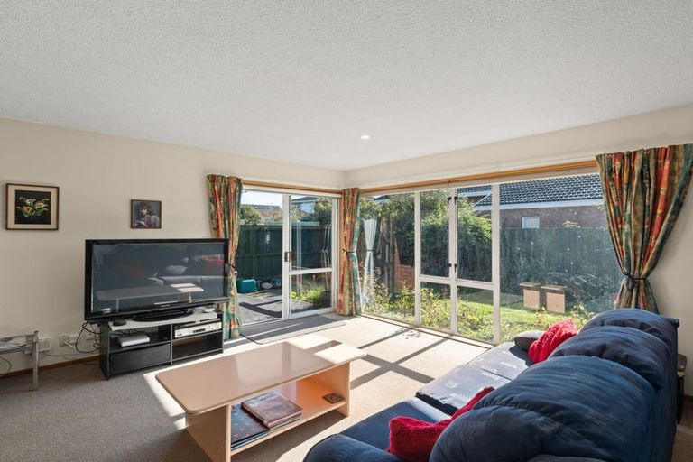 Photo of property in 2/356 Yaldhurst Road, Russley, Christchurch, 8042