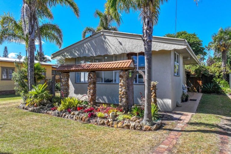 Photo of property in 120 Kiwi Road, Whangamata, 3620