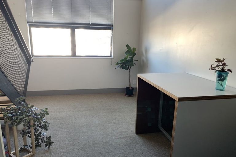 Photo of property in Urbane Apartments, 37/29 Webb Street, Mount Cook, Wellington, 6011