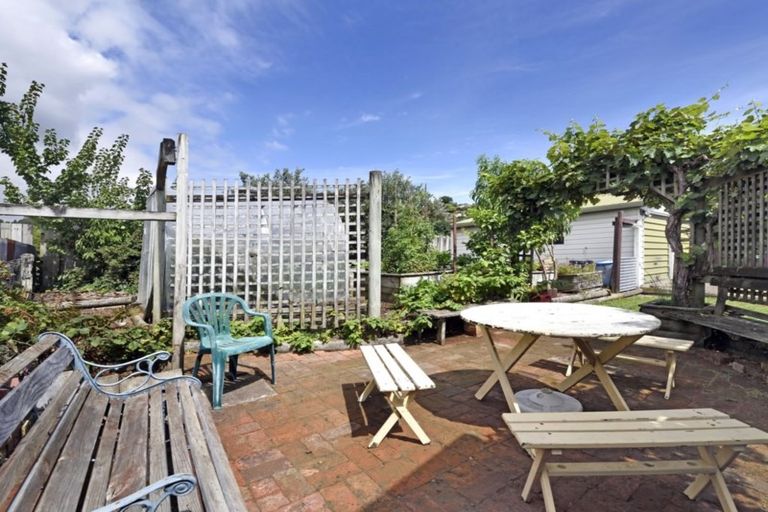 Photo of property in 12 Motueka Street, Nelson South, Nelson, 7010