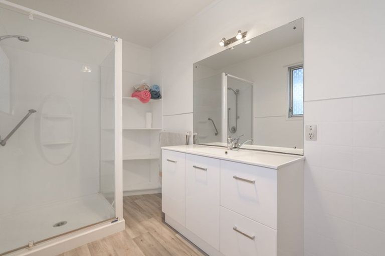 Photo of property in 2 Knox Place, Greerton, Tauranga, 3112