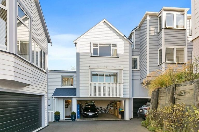 Photo of property in 55c Bolton Street, Kelburn, Wellington, 6012