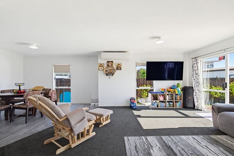 Photo of property in 22a Clarice Place, Takanini, 2112