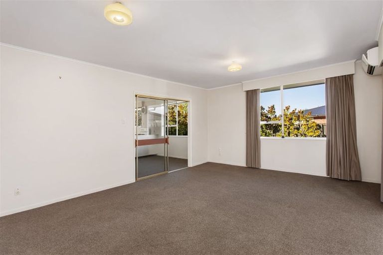 Photo of property in 2/76 Grants Road, Papanui, Christchurch, 8053