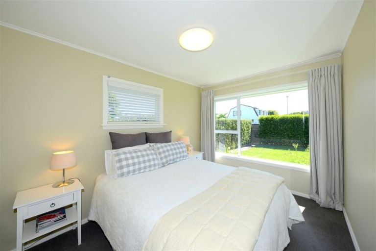 Photo of property in 8 Yardley Street, Avonhead, Christchurch, 8042