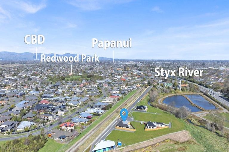 Photo of property in 37 Cunliffe Road, Redwood, Christchurch, 8051