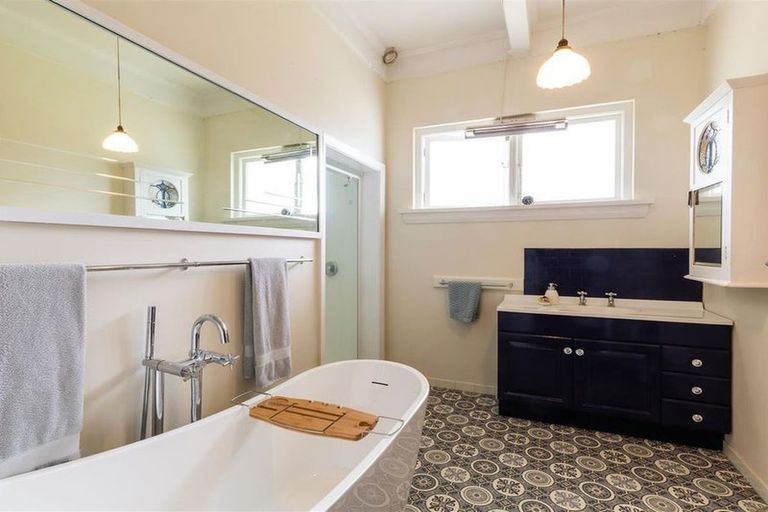 Photo of property in 17 Rhodes Street, Waimate, 7924