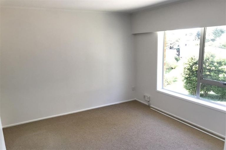 Photo of property in 1/16a Diana Drive, Glenfield, Auckland, 0627