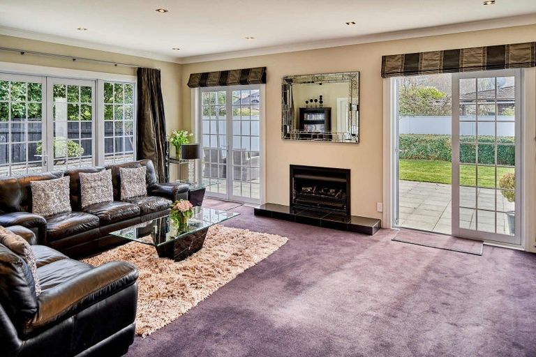 Photo of property in 2 Blundell Way, Heretaunga, Upper Hutt, 5018