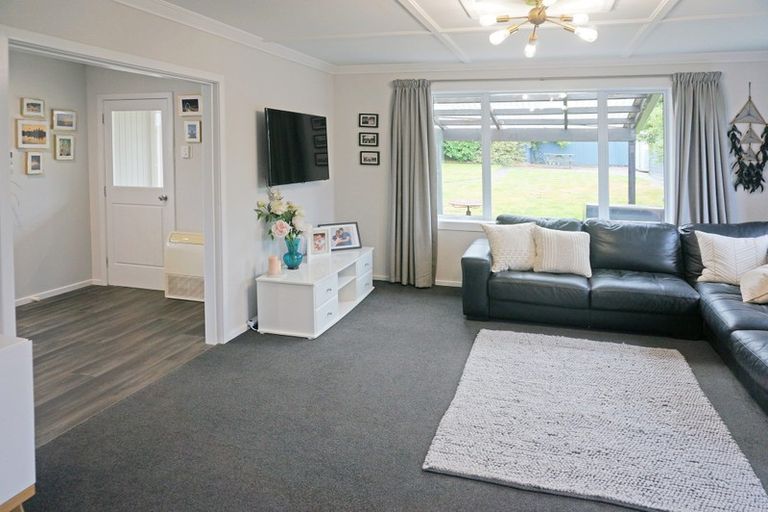 Photo of property in 12 Holloway Street, Waikiwi, Invercargill, 9810