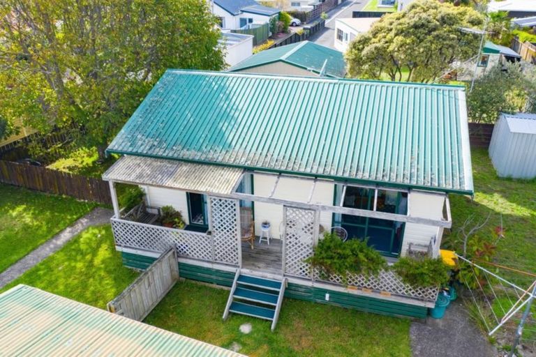 Photo of property in 9 Meadow Drive, Whitianga, 3510