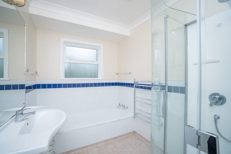 Photo of property in 12 Newcastle Street, Hokowhitu, Palmerston North, 4410