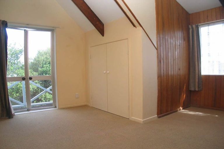 Photo of property in 285 Great North Road, Henderson, Auckland, 0612