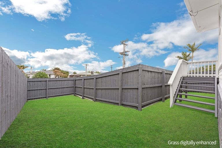 Photo of property in 1/41 Strid Road, Te Atatu South, Auckland, 0610
