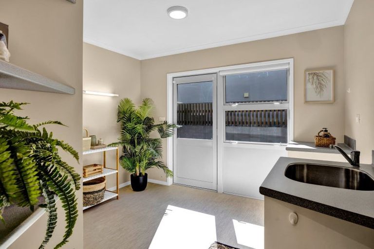 Photo of property in 1a French Street, Moturoa, New Plymouth, 4310