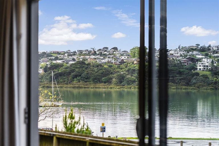 Photo of property in 12b Chapman Road, Te Atatu Peninsula, Auckland, 0610