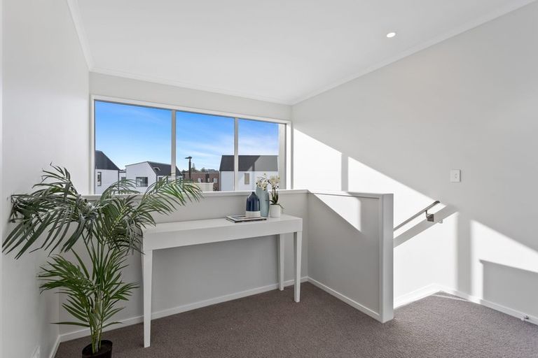 Photo of property in 77 Roundel Crescent, Whenuapai, Auckland, 0618