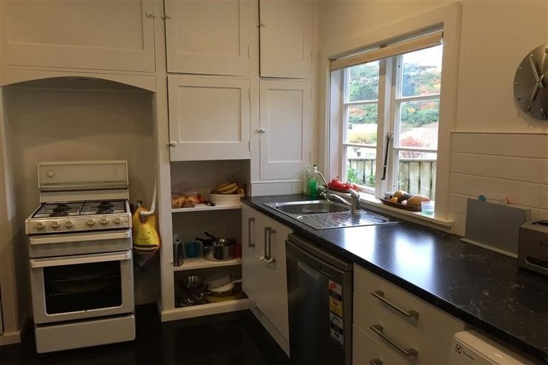 Photo of property in 6 Hathaway Avenue, Karori, Wellington, 6012