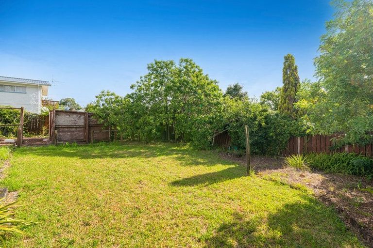 Photo of property in 38 Sunset Road, Unsworth Heights, Auckland, 0632