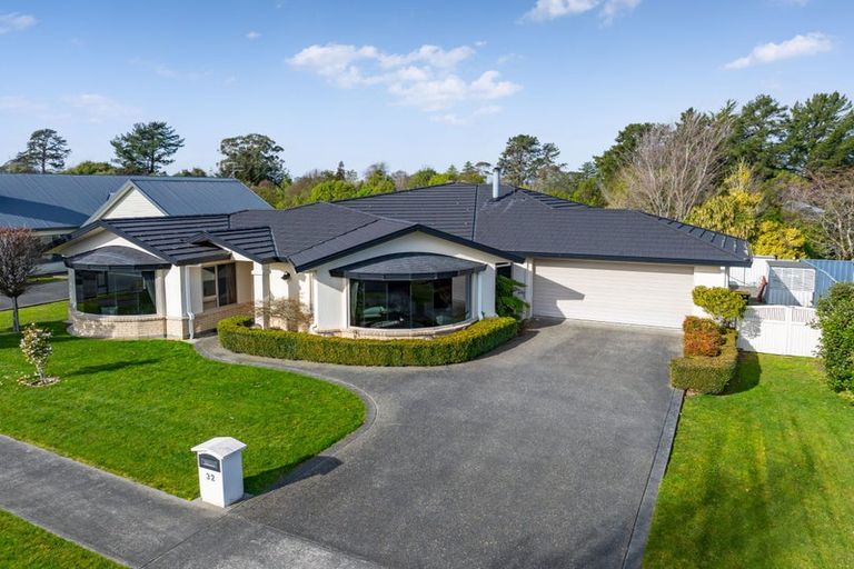 Photo of property in 32 Cody Crescent, Lansdowne, Masterton, 5810