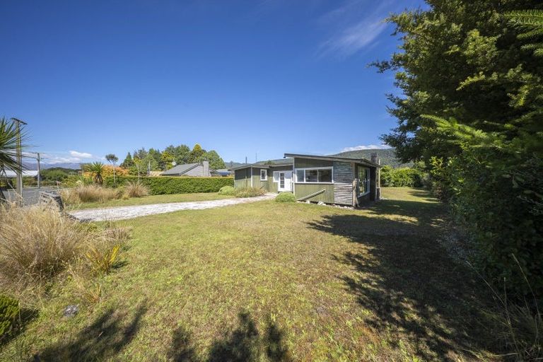 Photo of property in 36 Home Street, Manapouri, 9679