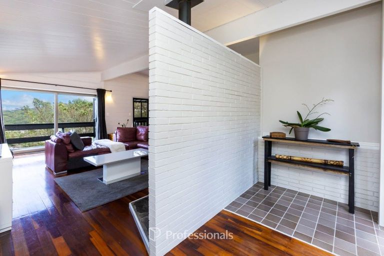 Photo of property in 52 Cypress Drive, Maungaraki, Lower Hutt, 5010